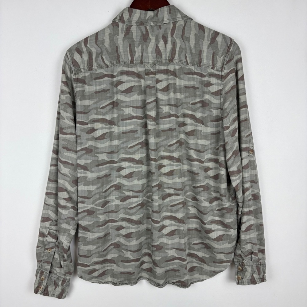 American Eagle Button Down‎ Shirt Camo - Picture 2 of 5